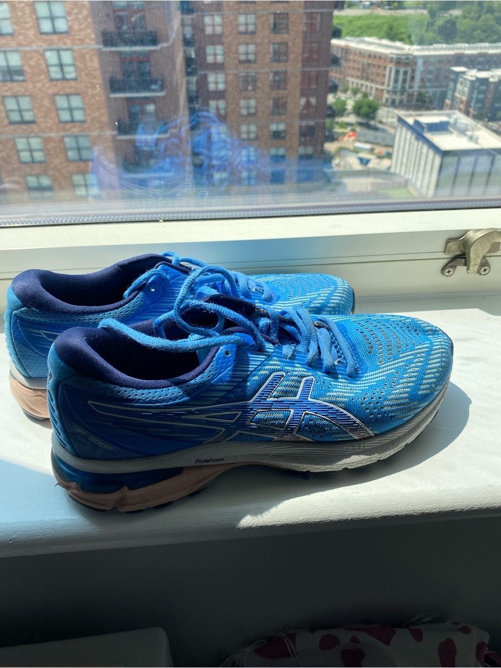Asics Women’s Size 9 GT-2000 Blue and Navy Running Sneakers